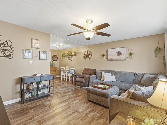 4th image of 349 Oakridge Dr