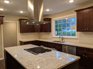 1913 Maple Dr, Hartsville, SC 29550