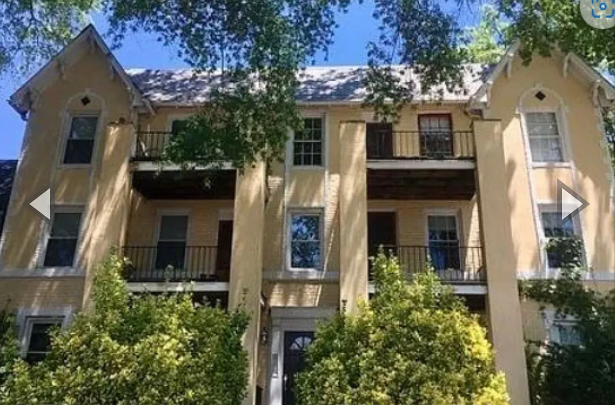 Building Photo - 3200 Stuart Ave
