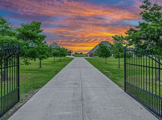 1301 Switzer Rd, Sanger, TX 76266