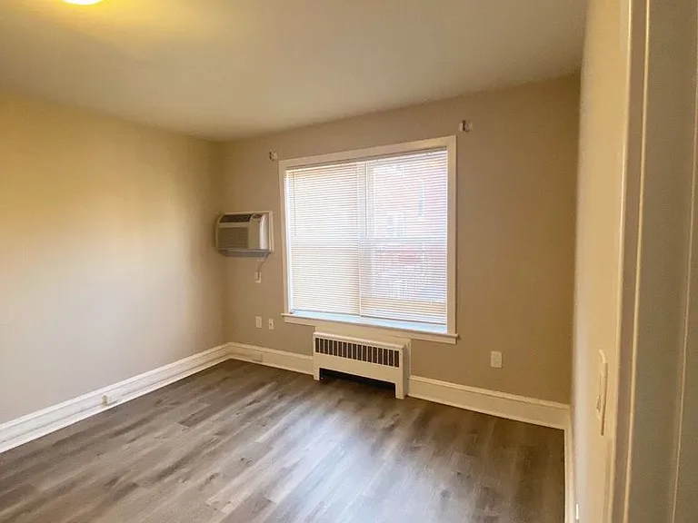 Riverside Estates Apartment Homes — Photo 28
