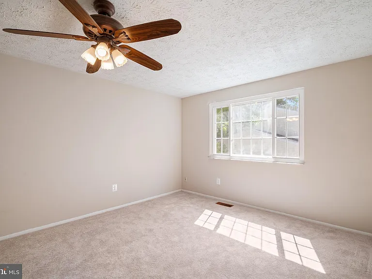 1103 Burwick Dr — Photo 31
