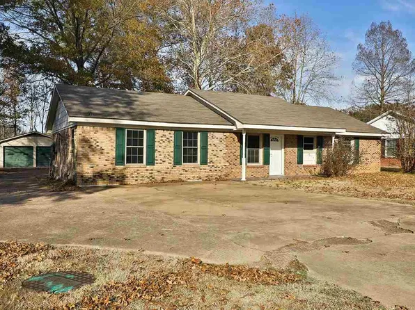 227 Meadowbrook Dr, Martin, TN 38237