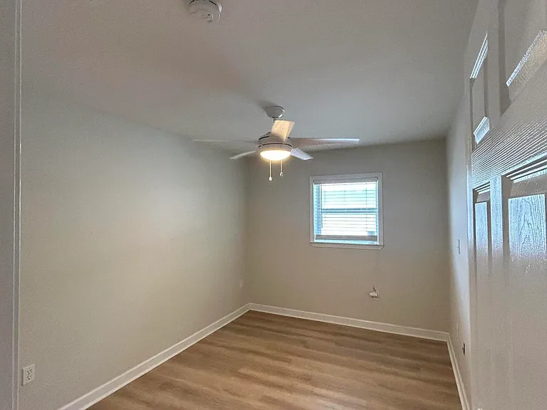 141 Pine Grove Ave — Photo 8