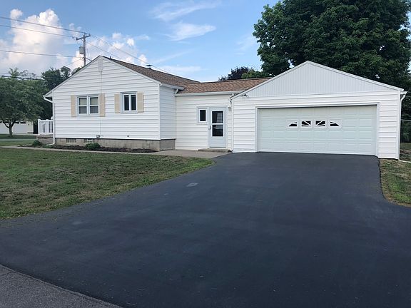 3rd image of 8476 East Ave
