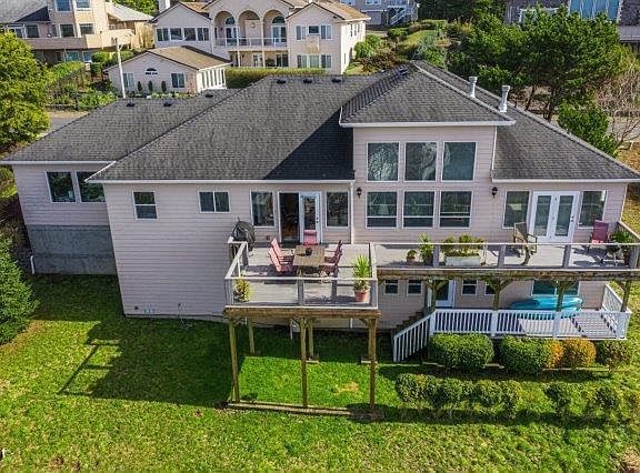 4th image of 4623 NW Miramar Dr