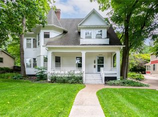 2830 Ridge Rd, Des Moines, IA 50312