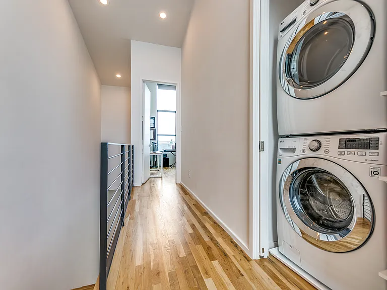 1839 Summit Ave #3 — Photo 15