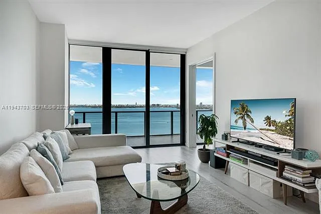 Building Photo - 480 NE 31st St #2504