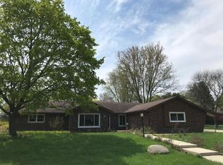 2575 W Hemlock Rd, Glendale, WI 53209