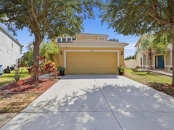 3rd image of 7902 Carriage Pointe Dr
