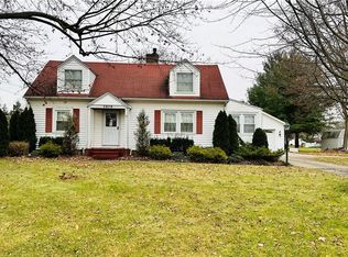 5879 Garlow Rd, Niagara Falls, NY 14304