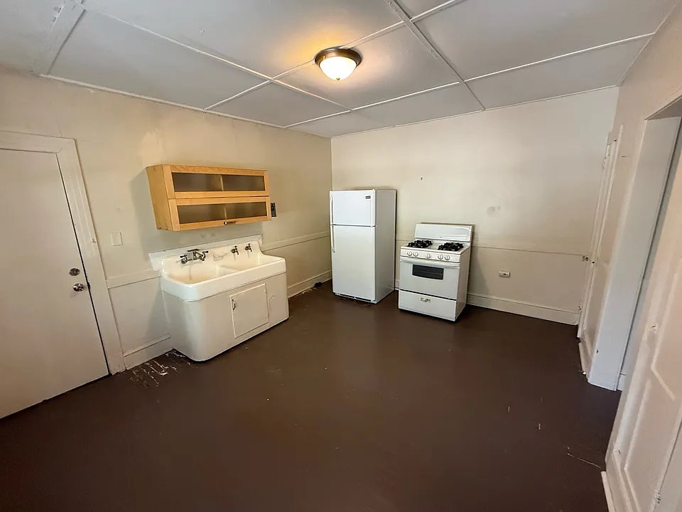 225 W Main St #ST4-225-4
