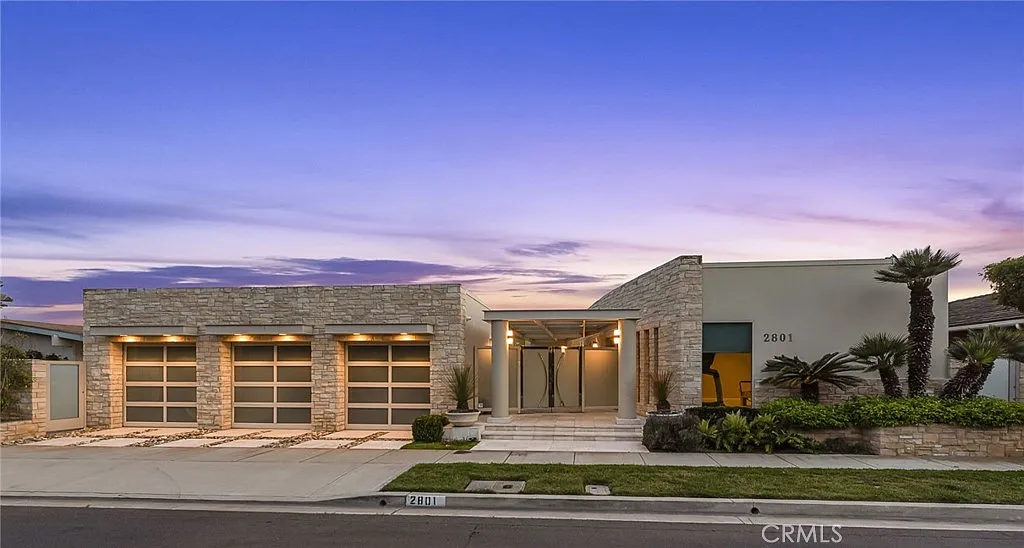 4 bed, 3.5 bath, 3700 sqft, $21,750 — Photo 1