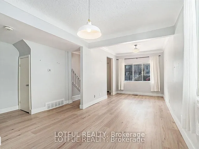 11 Champagne Ave S — Photo 3