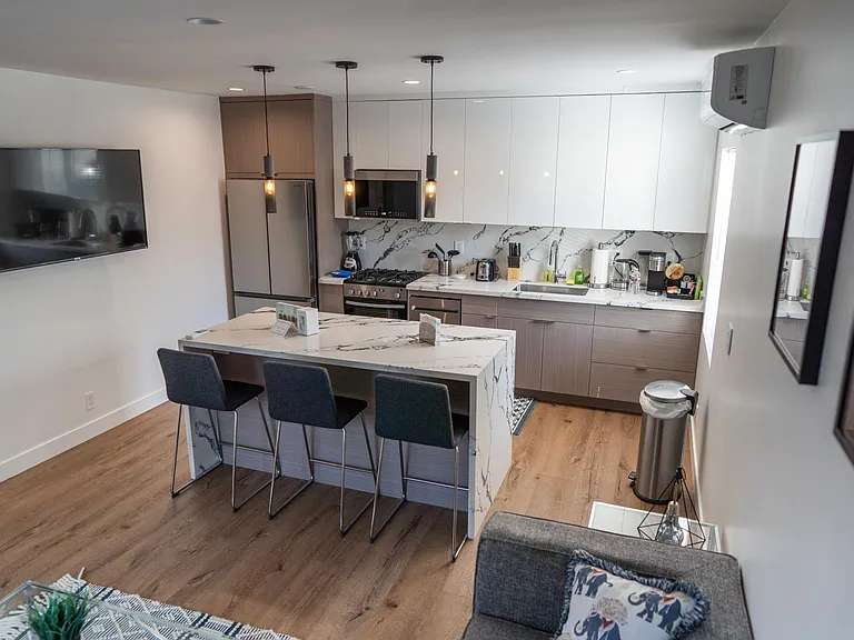 10863 Kling St #1 — Photo 18