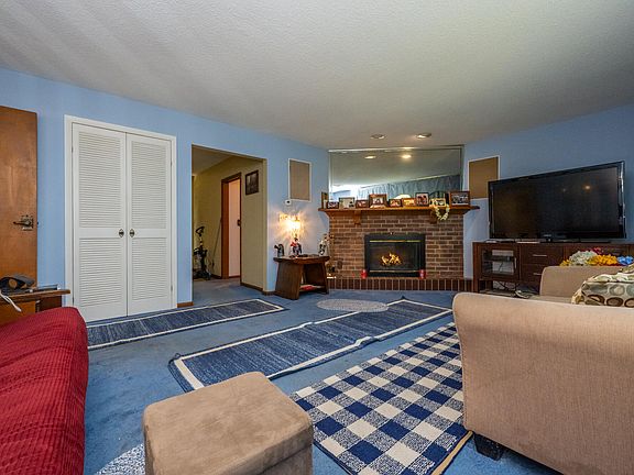 5th image of 2440 Lora Dr