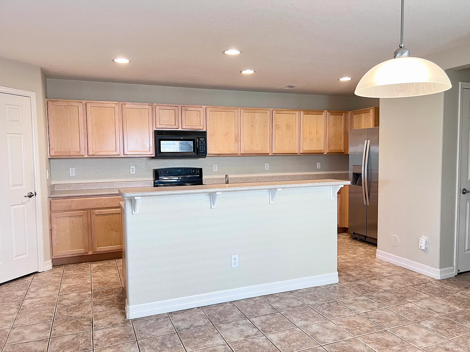 3 bed, 2.5 bath, 1745 sqft, $2,575 — Photo 1