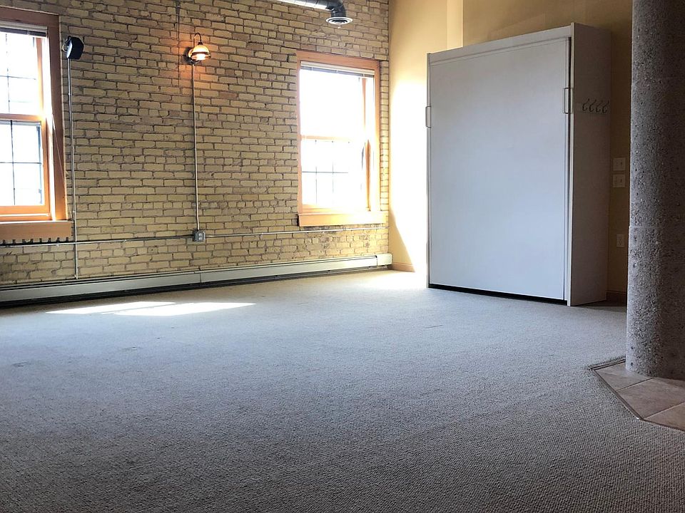 2nd image of 210 11th St N APT 205