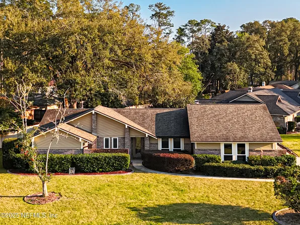 3411 HIDDEN LAKE Drive E, Jacksonville, FL 32216