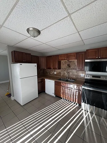305 Cottonwood Ln Photo 1
