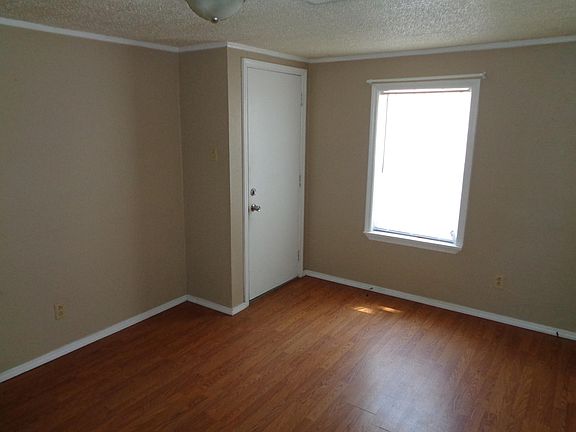 4th image of 705 E 5th St
