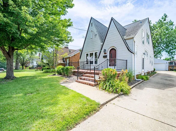 418 W Lawndale Ave, Peoria, IL 61604