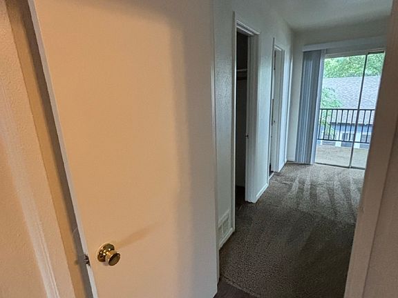 4th image of 322 S Waco St #13