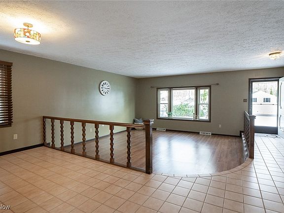 2nd image of 994 Sunset View Blvd
