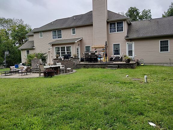 3/4 acre private setting