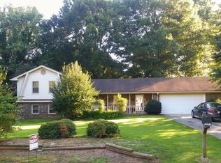 3932 Plantation Dr, Roswell, GA 30062