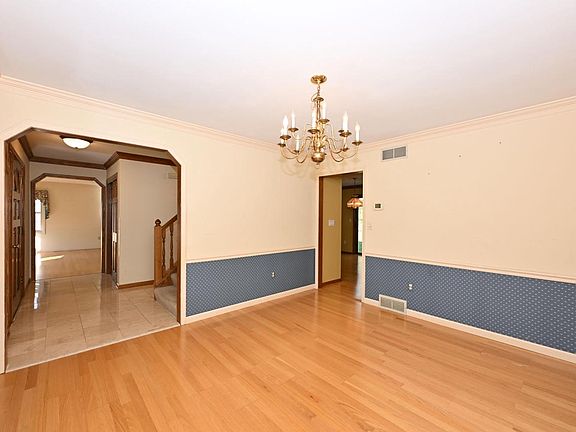 4th image of 822 S Comanche LANE