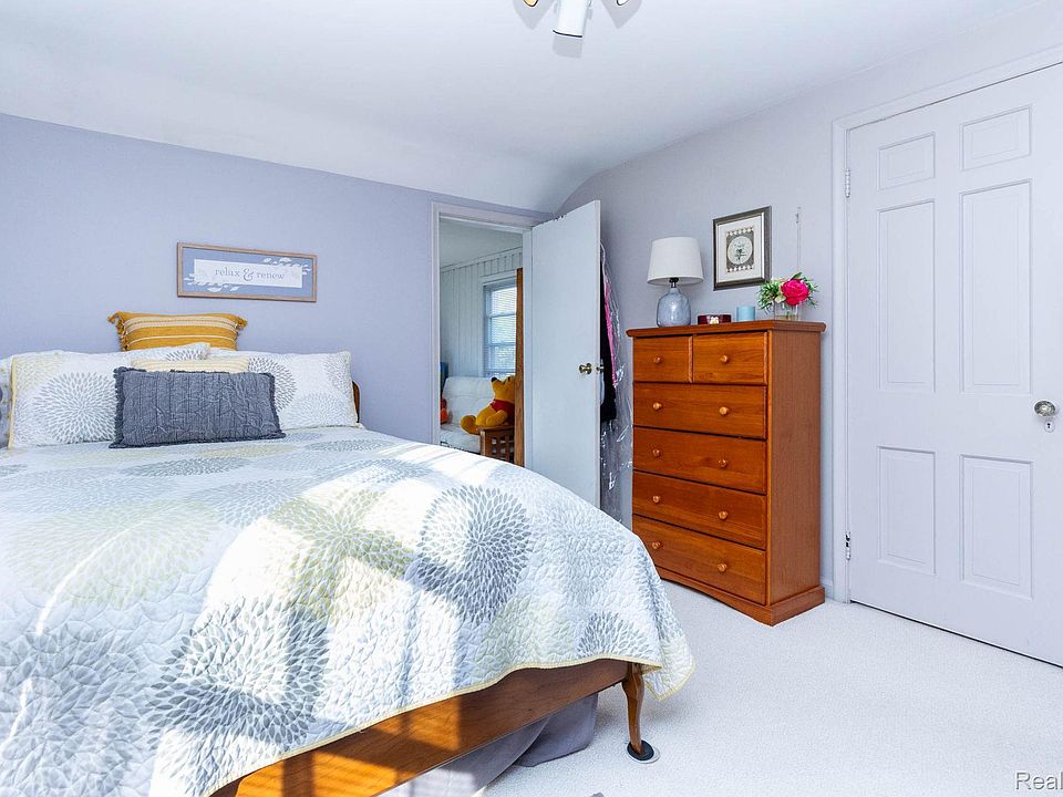 225 N Melborn St, photo 28