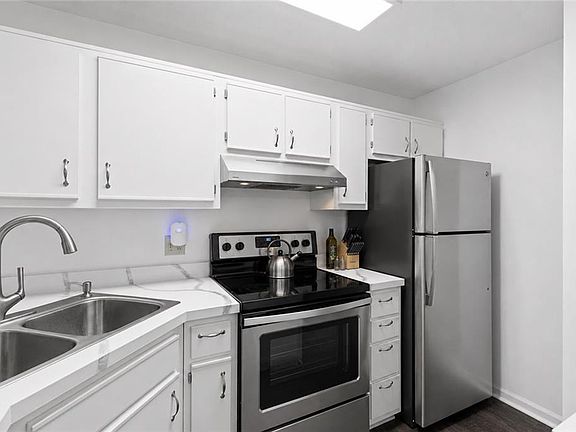 4th image of 100 Windsor Ln APT D