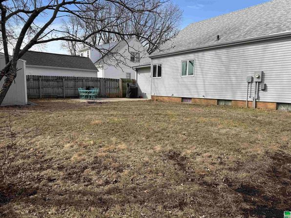 211 Jackson St, Remsen, IA 51050