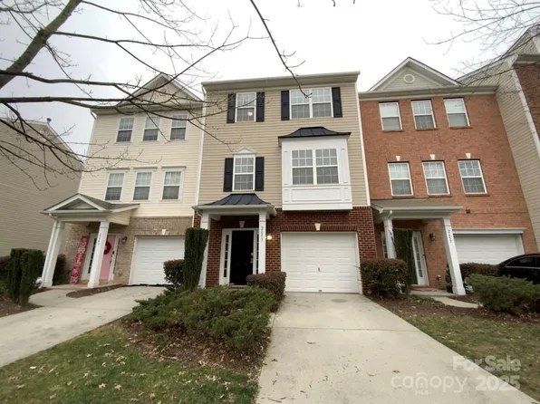 2653 Early Flight Dr, Charlotte, NC 28262