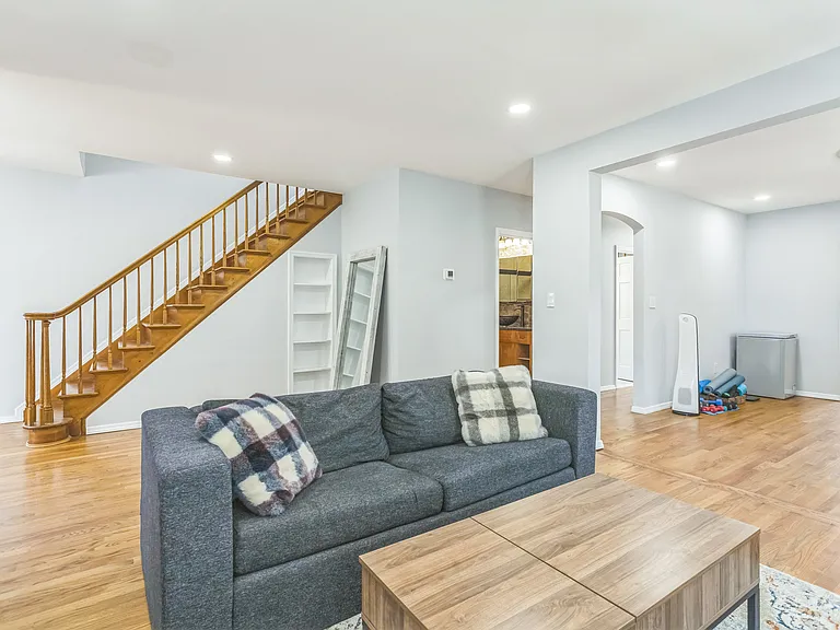 55 West Ave — Photo 8