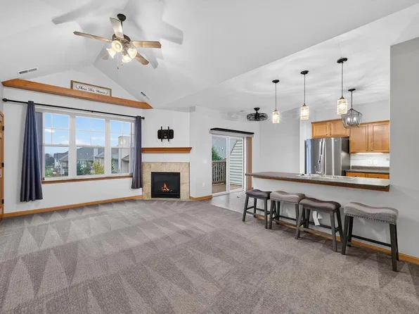 1767 New Port Vista DRIVE, Grafton, WI 53024