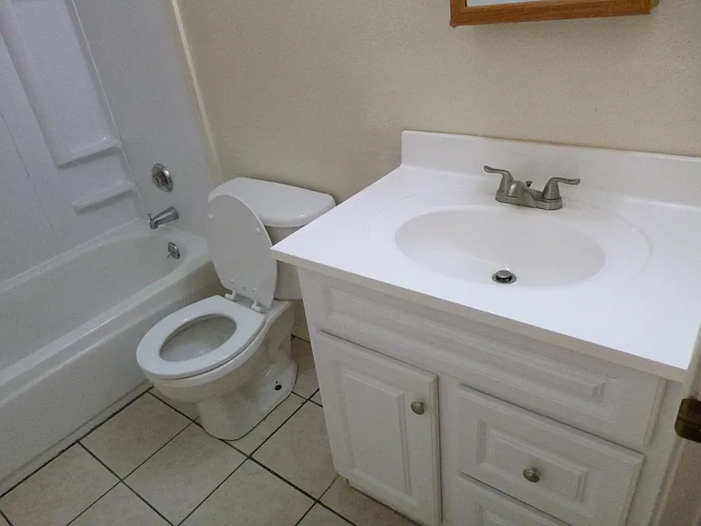 251 Julie Dr #1-8 — Photo 2