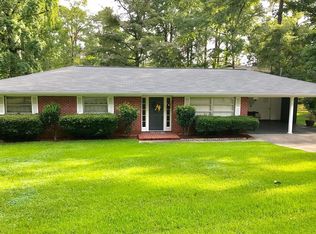 1205 Crestwood Dr, Laurel, MS 39440