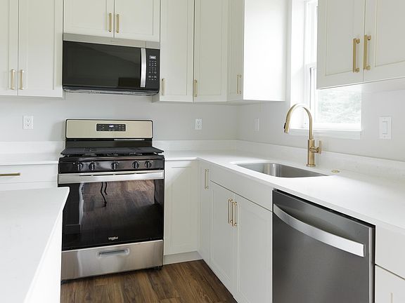 4th image of 25863 24th St W