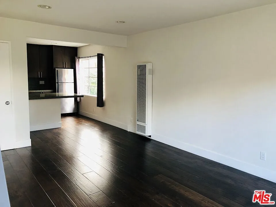 2 bed, 1.5 bath, 1000 sqft, $2,595 — Photo 2