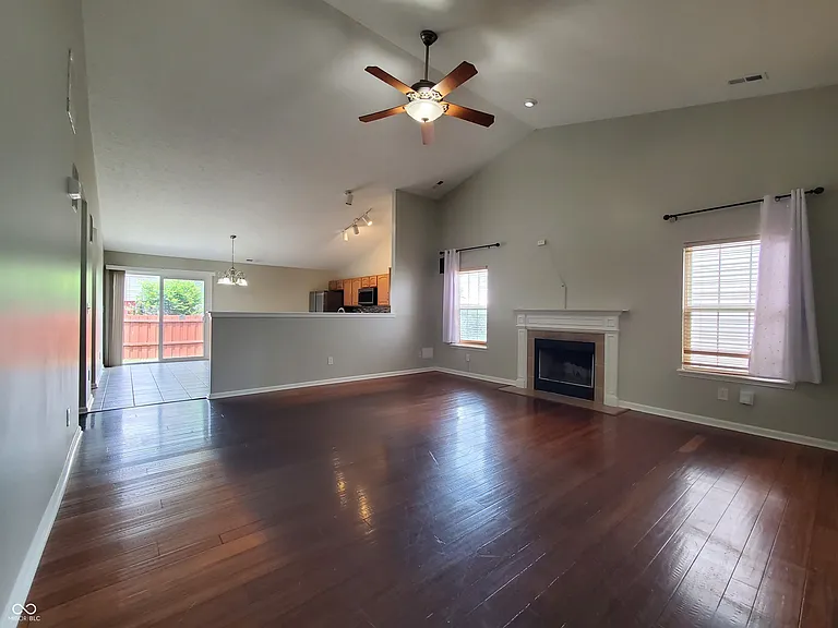 10450 Lookout Ln — Photo 4