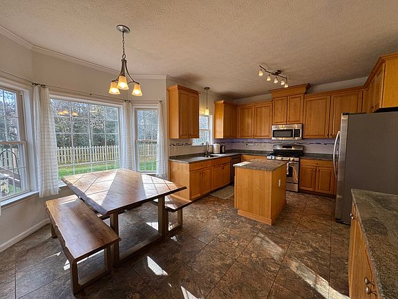 2nd image of 307 Ludlow Dr