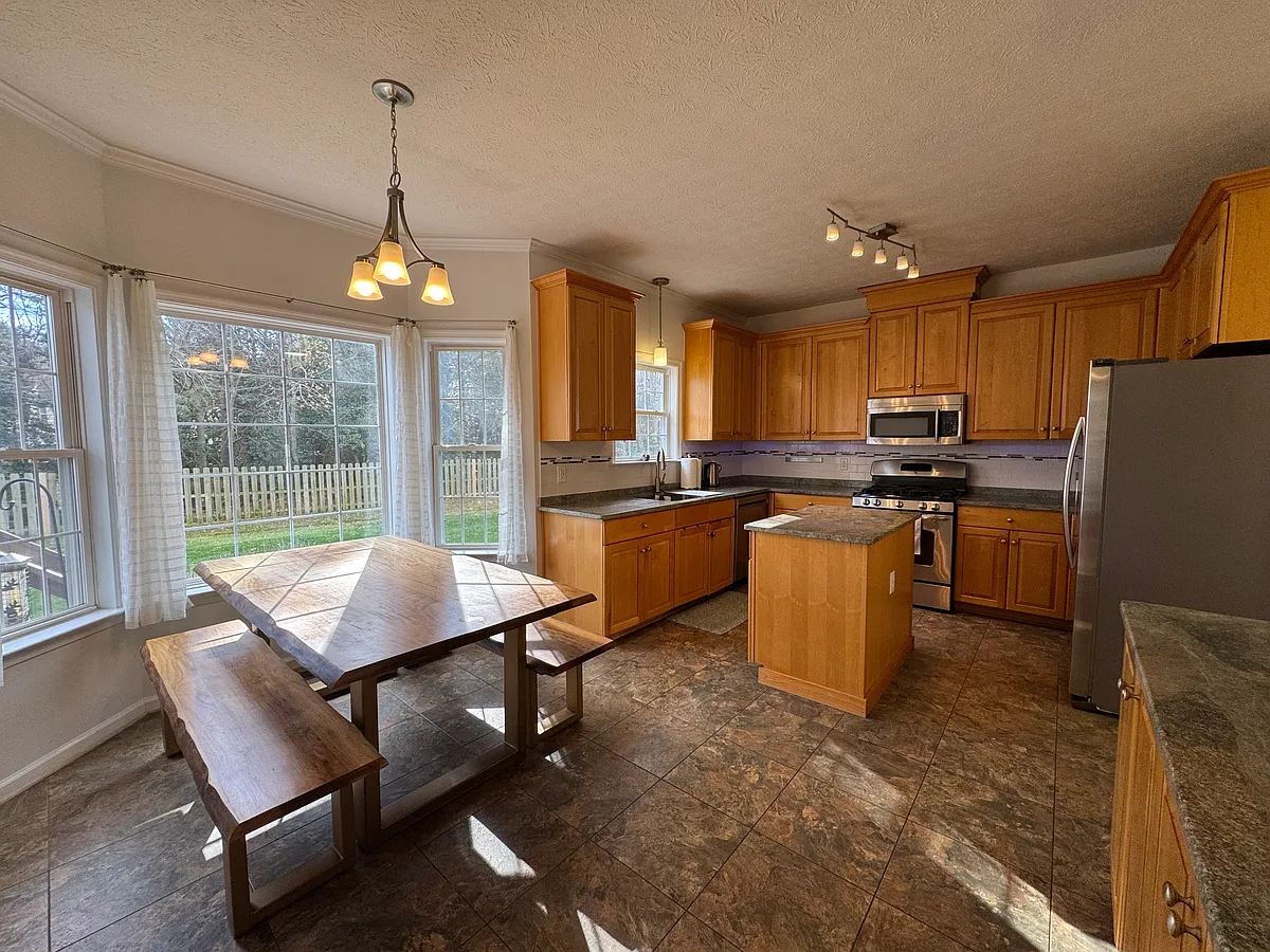 Building Photo - 307 Ludlow Dr
