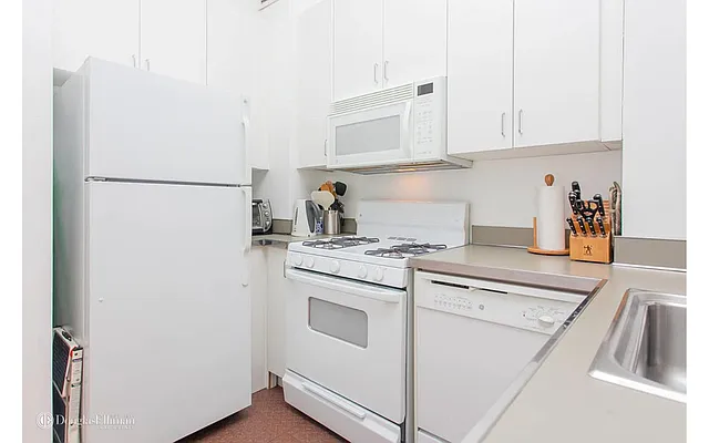 Rented by Douglas Elliman | media 30