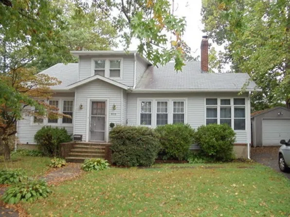 605 Thomas Blvd, East Orange, NJ 07018