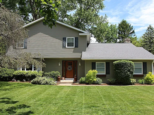 1811 Manchester Rd, Erie, PA 16505