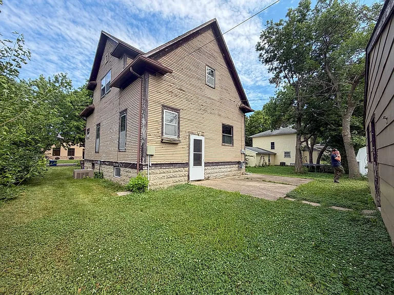 609 N Edmunds St — Photo 22