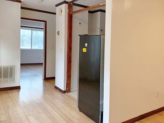 3rd image of 9 Eldridge Ave Floor 1